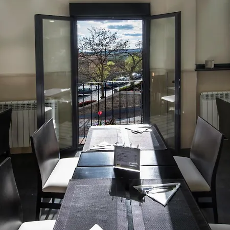 Szálloda Puerta De La Santa Ávila