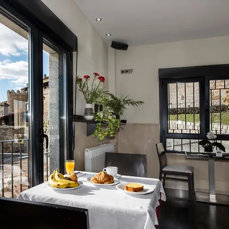 Ξενοδοχείο Puerta De La Santa 2*