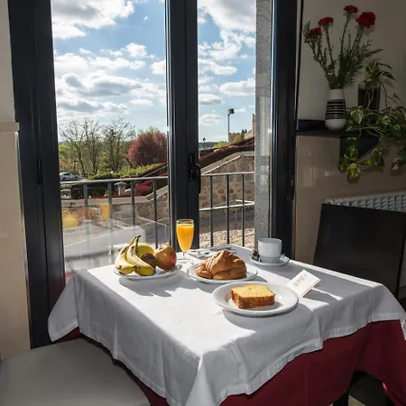 Puerta De La Santa Ávila