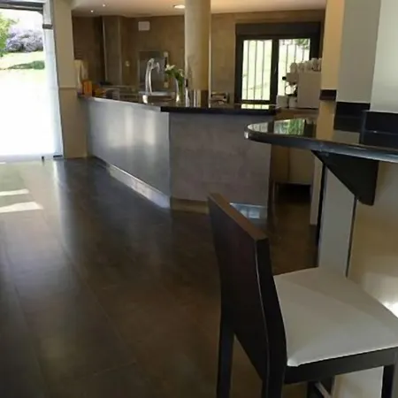 Puerta De La Santa Szálloda Ávila