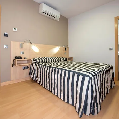 Puerta De La Santa 2*