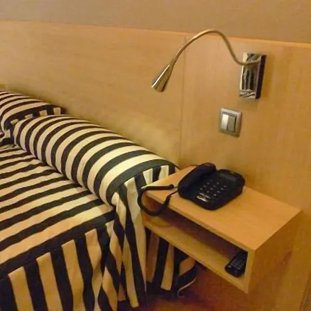 Hotell Puerta De La Santa