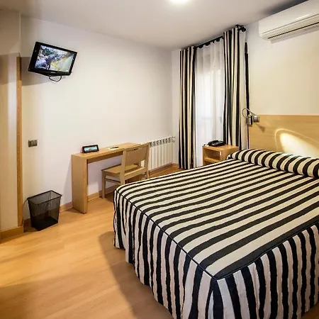 Puerta De La Santa 2* Ávila