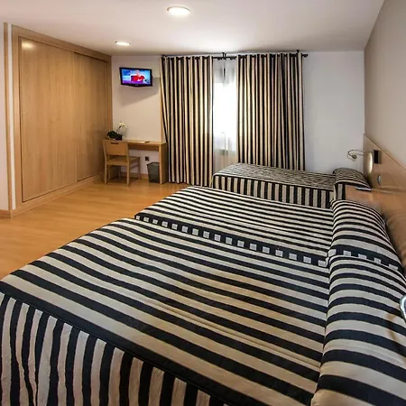 Puerta De La Santa Ávila