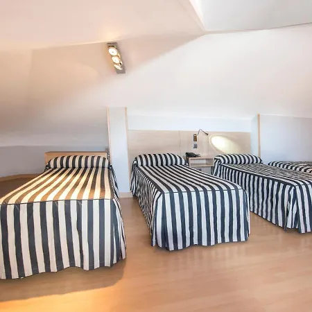 Puerta De La Santa 2* Ávila