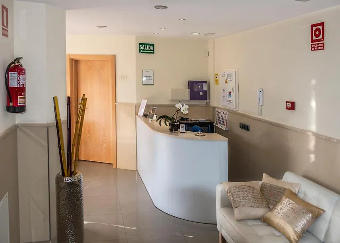 호텔 Puerta De La Santa 2*