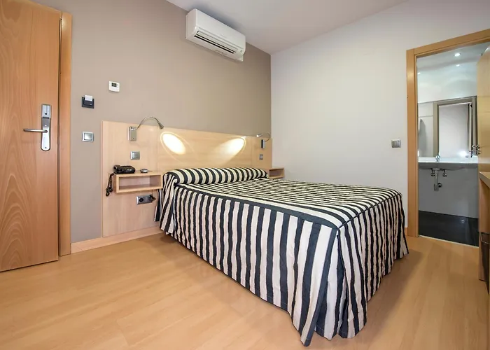 Puerta De La Santa 2*