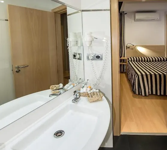 호텔 Puerta De La Santa Ávila