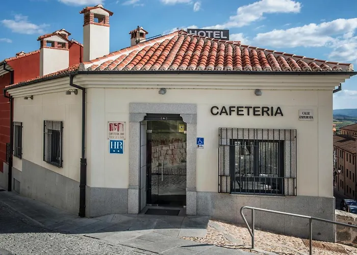 Puerta De La Santa Ávila
