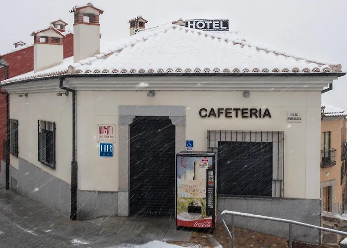 호텔 Puerta De La Santa 2*